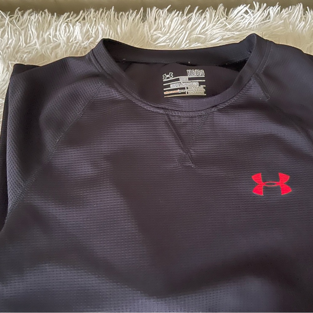 Youth L Under Armour Long Sleeve Shirt -